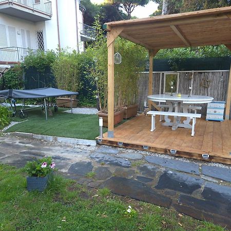 Domusauroom, Relax Nel Cuore Della Versilia - Pet Friendly Viareggio Eksteriør bilde